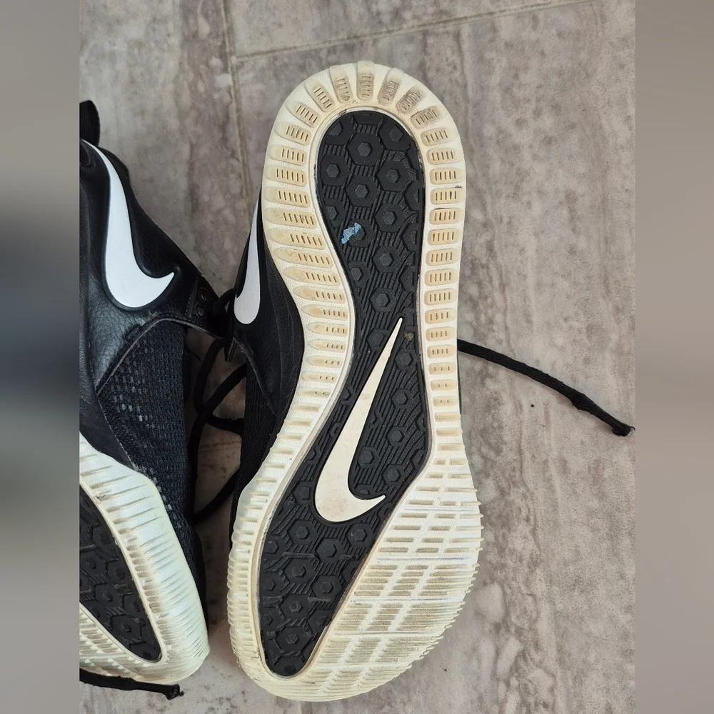 Nike Black and White Athletic Shoes